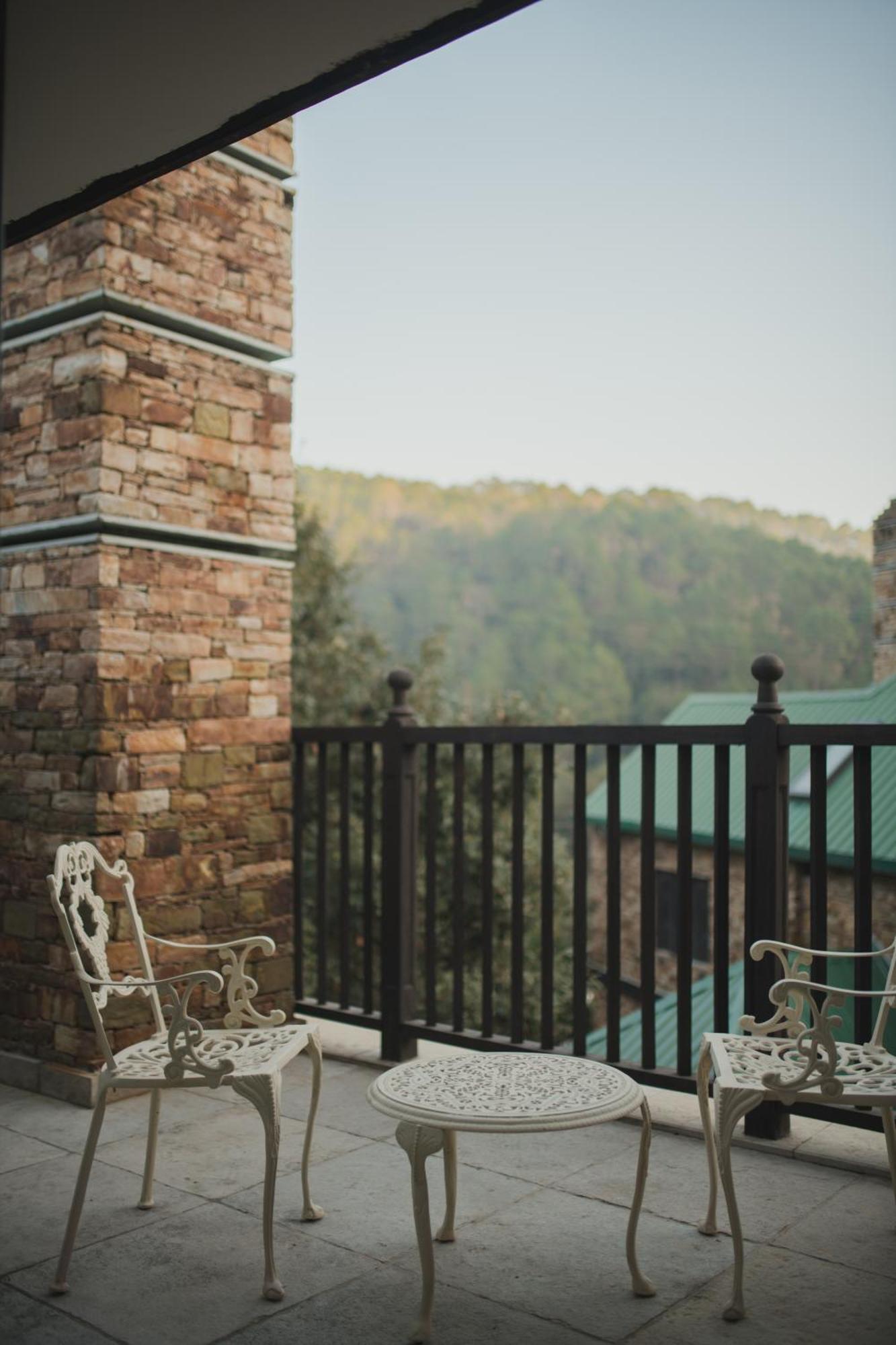 Brij Atmanya Bhowali, Nainital, A Luxury Mountain Escape Eksteriør billede